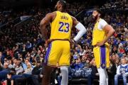 B体育-NBA季后赛激情开启三巨头争夺总冠军